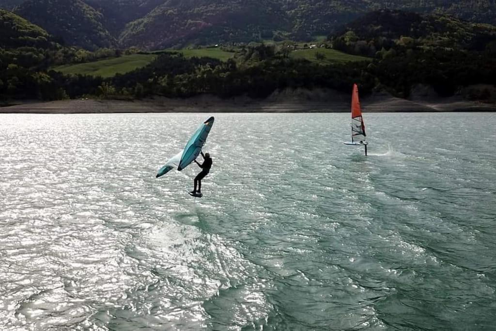 Gite De Charme : La Grange Au Lac Azur Treffort  Buitenkant foto