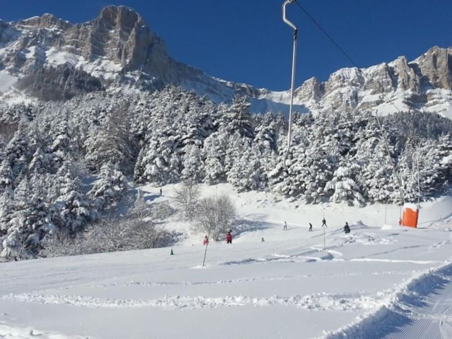 Gite De Charme : La Grange Au Lac Azur Treffort  Buitenkant foto