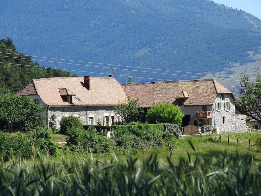Gite De Charme : La Grange Au Lac Azur Treffort  Buitenkant foto