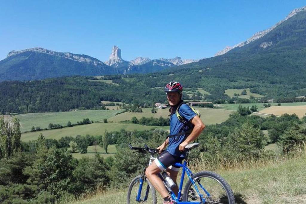 Gite De Charme : La Grange Au Lac Azur Treffort  Buitenkant foto