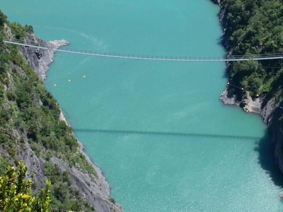 Gite De Charme : La Grange Au Lac Azur Treffort  Buitenkant foto