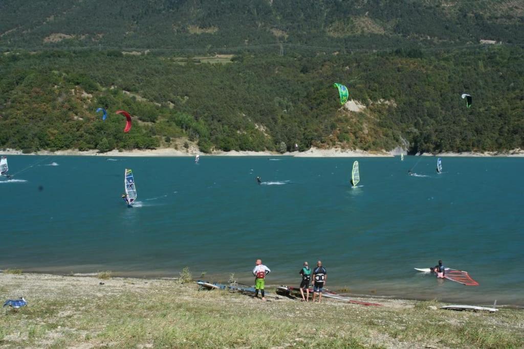 Gite De Charme : La Grange Au Lac Azur Treffort  Buitenkant foto
